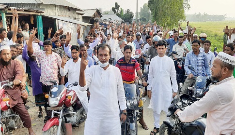 সিংড়ায় চেয়ারম্যান প্রার্থী রেজার মোটরসাইকেল শোডাউন