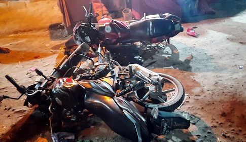 রাণীনগরে স্বতন্ত্র প্রার্থীর ওপর হামলা, ১৪টি মোটরসাইকেল ভাংচুর