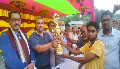মধুখালীতে মাহমুদুন নবী স্মৃতি ফুটবল টুর্ণামেন্টের ফাইনাল অনুষ্ঠিত