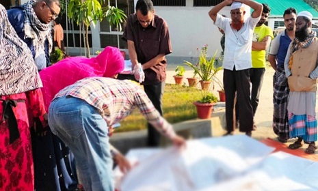 গাজীপুরে পিকআপচাপায় ৩ পথচারী নিহত