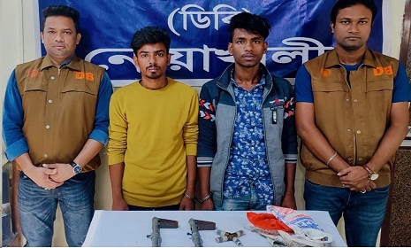 বেগমগঞ্জে অস্ত্রধারীর সন্ত্রাসী মহড়া, গ্রেফতার ২