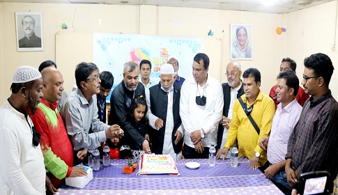মোহনা টিভির এক যুগে পর্দাপণ উপলক্ষে ঈশ্বরদী প্রেসক্লাবে আলোচনা ও কেক কাটা অনুষ্ঠান