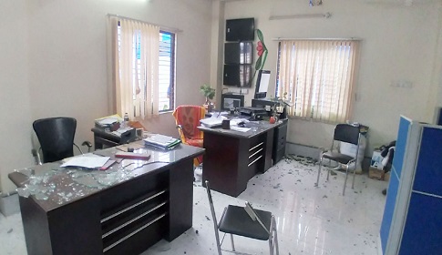 মধুখালীতে দাহমাসি জুট মিলে হামলা ভাংচুর