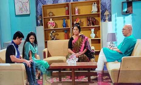 ট্রেনে পাথর নিক্ষেপ নিয়ে নাটক ‘অনাকাঙ্খিত’