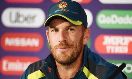 অধিনায়কত্ব ছাড়লেন ফিঞ্চ