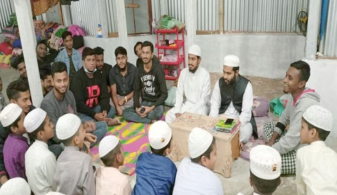 অয়ন ওসমানের জন্মদিনে ছাত্রলীগ নেতা নির্ঝরের উদ্যোগে এতিমখানায় দোয়া