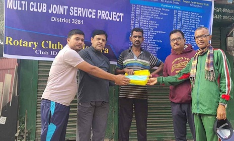 অস্বচ্ছলদের মধ্যে রোটারি ক্লাব অব মাগুরার মশারী বিতরণ