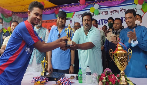 সিরাজগঞ্জে মাছুমপুর ক্রীড়া চক্র আন্তঃ ফুটবল লিগের ফাইনাল অনুষ্ঠিত
