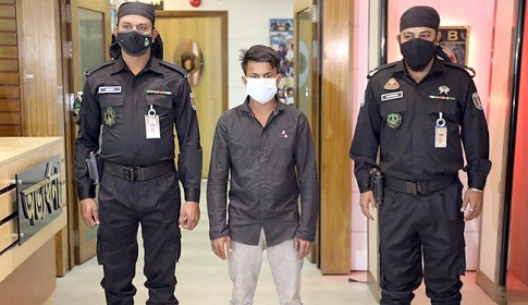 ময়লার গাড়ি থেকে দিনে ২০ লিটার তেল চুরি করেন চালকরা!