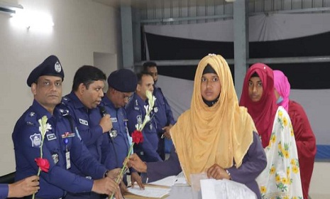 টাঙ্গাইলে মাত্র ১৩০ টাকায় পুলিশ
