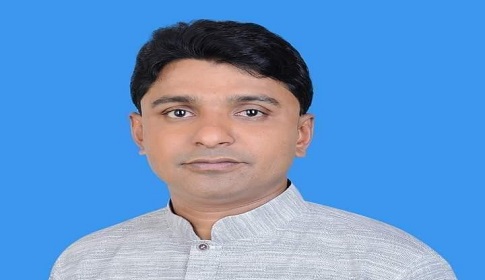 একবার সুযোগ দিন, মডেল ইউনিয়ন ও সবার সম্মান ফিরে পাবেন : আমির খসরু