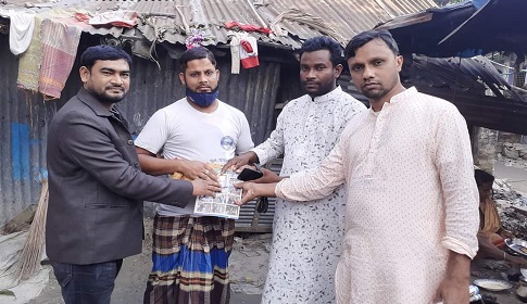 পলাশবাড়ীতে কন্যা দায়গ্রস্ত পরিবারের পাশে নিউ লাইফ ফাউন্ডেশন 
