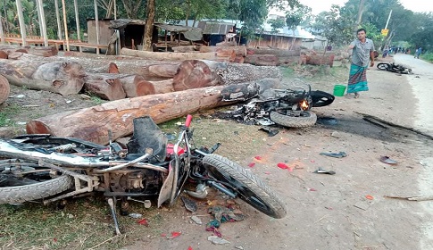 বিদ্রোহী প্রার্থীর হামলায় মোটরসাইকেল ফেলে পালালো নৌকার সমর্থকরা!