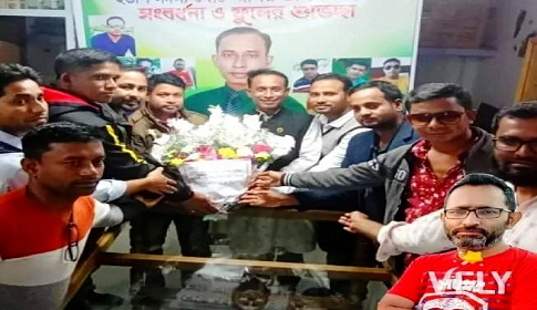 ইউপি সদস্য নির্বাচিত হওয়ায় নাসির উদ্দীনকে বন্ধু মহলের সংবর্ধনা 