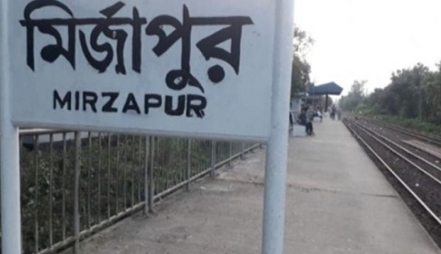 স্বামীর সাথে অ‌ভিমান করে শিশু সন্তান নি‌য়ে ট্রেনের নি‌চে ঝাঁপ!