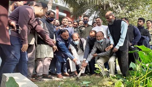 আগৈলঝাড়া প্রেসক্লাবের নিজস্ব ভবন নির্মাণ কাজের উদ্বোধন