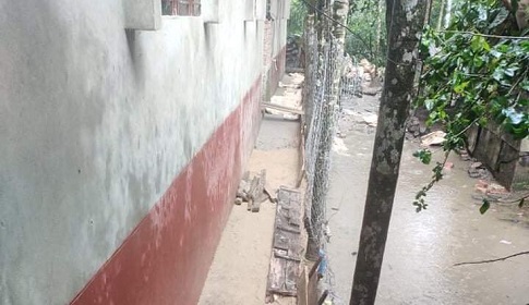 বাঁশখালীতে প্রভাবশালী কর্তৃক সংখ্যালঘু পরিবারের ভিটেবাড়ির জমি দখল!