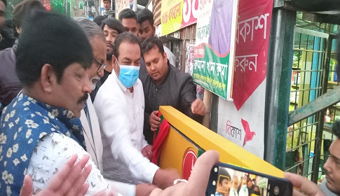 ফরিদপুরে বীর মুক্তিযোদ্ধা মেজবাউর রহমান খান সড়কের উন্মোচন