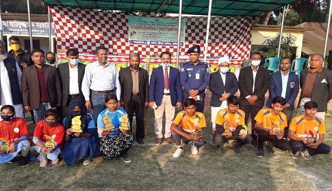 আলফাডাঙ্গায় ব্যাডমিন্টন প্রতিযোগিতা সম্পন্ন