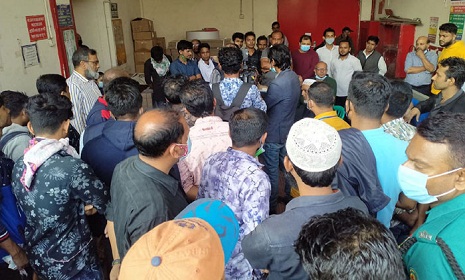 চট্টগ্রামে পোশাক কারখানায় আগুন