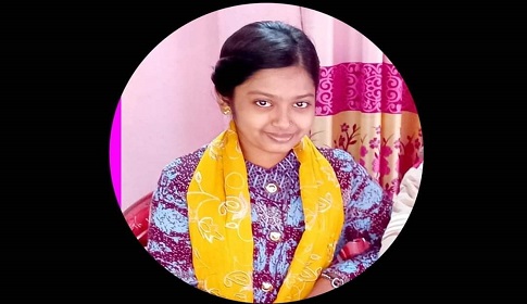 ইজিবাইক থেকে ছিটকে পড়ে স্কুলছাত্রী নিহত