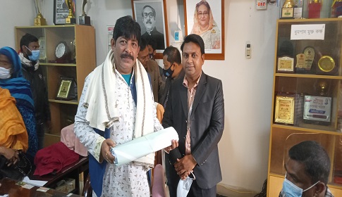 ফরিদপুরের পৌর মেয়রকে শুভেচ্ছা জানালো বিকাশ ও  আইএফআইসি ব্যাংক