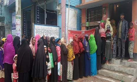 নগরকান্দায় ও এম এস এর চাউল ও আটা বিক্রি শুরু