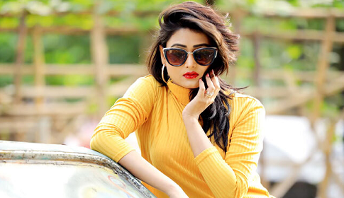 তিন ছবির নায়িকা হয়েও ভোটাধিকার হারিয়েছেন অধরা খান
