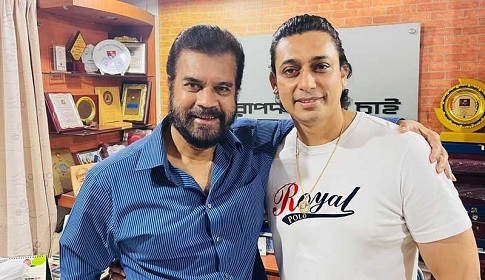 টিয়া পাখির গণনায় ইলিয়াস জায়েদ জয়ী