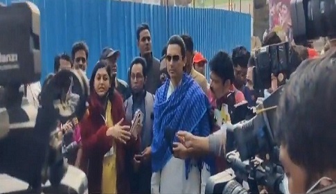 জায়েদ খানের চাদর রহস্য, আলোচনা তুঙ্গে