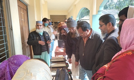 ভূরুঙ্গামারীতে ইভিএম-এর সাহায্যে 