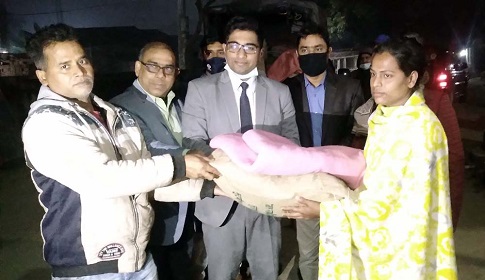 মধুখালীতে হিজড়া ও বেদে সম্প্রদায়ের মধ্যে প্রধানমন্ত্রীর উপহার বিতরণ