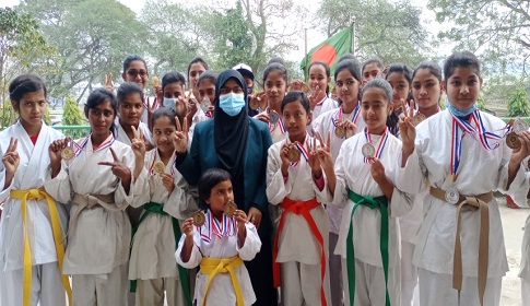 কারাতে প্রতিযোগিতায় ২৫টি পদক পেল সালথার প্রতিযোগীরা