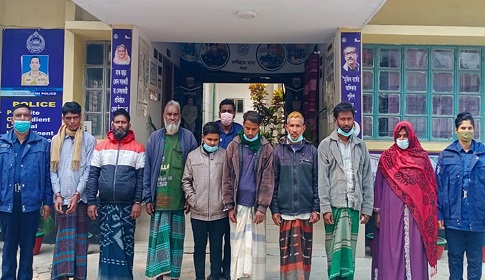 নন্দীগ্রামে রাতভর পুলিশের অভিযানে নারীসহ গ্রেফতার ৮