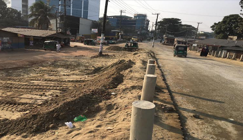 ৩৫ কোটি টাকা ব্যয়ে সড়ক প্রশস্ত করেও মোড়ে মোড়ে ঝুঁকি!