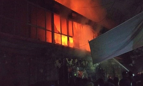 চট্টগ্রামে হকার্স মার্কেটে আগুন