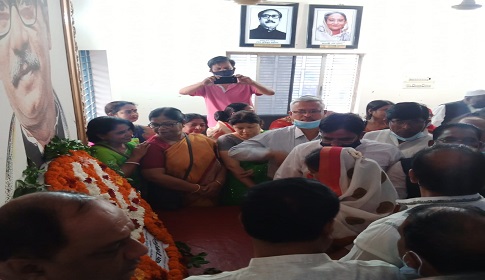 বঙ্গবন্ধুর জন্মবার্ষিকীতে ফরিদপুর আওয়ামী লীগের কর্মসূচি পালন