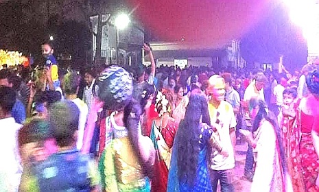 ফরিদপুরে দোল উৎসব পালন