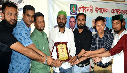 বিএমএসএফ’র সাংগঠনিক সম্পাদক হীরাকে বরিশালে সম্মাননা প্রদান