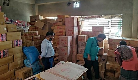 সোনাগাজীতে মুদিদোকানের গোডাউন থেকে ৫ হাজার ৩০০ লিটার ভোজ্য তেল উদ্ধার