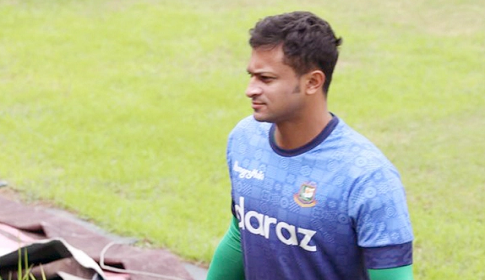 বৃহস্পতিবার দেশে ফিরছেন সাকিব