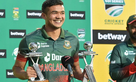 ক্যারিয়ারে প্রথমবার ম্যাচ ও সিরিজসেরা তাসকিন