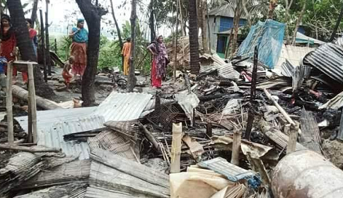 নগরকান্দায় আগুনে পুড়লো বসতঘর