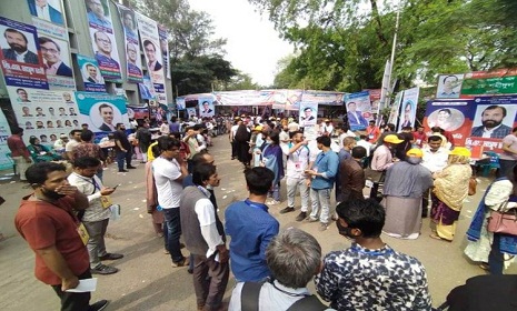 ডিইউজের ভোটগ্রহণ চলছে
