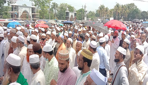 মৌলভীবাজারের শীর্ষ আলেম আল্লামা আব্দুল বারী ধর্মপুরীর জানাযায় মানুষের ঢল
