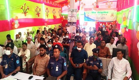 সালথায় পু‌লি‌শের সা‌র্ভিস ডেস্ক ও গৃহ হস্তান্তর’র উ‌দ্বোধন