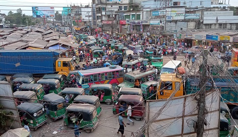 প্রকাশ্যে চাঁদাবাজি, ইউএনও বলছেন একার পক্ষে সম্ভব নয়!