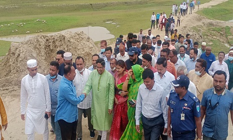 ‘হাওরের পুরো ধান যদি নষ্ট হয়ে যায় তাহলে চালের দাম বাড়বে’