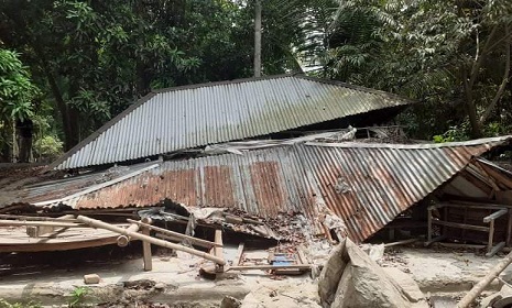 সালথায় দুই গ্রুপের সংঘর্ষ, আটক ১০