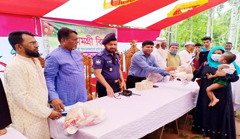 কোটালীপাড়ায় ৬ শতাধিক বিশেষ চাহিদা সম্পন্ন শিশু ও দরিদ্র পরিবার পেলো ঈদ সামগ্রী